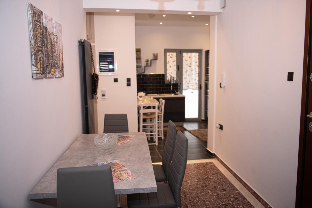 Sophia'S Place Piraeus Bagian luar foto